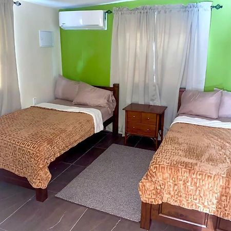 Centrally Located, Private, 1 Bedroom Apartment. Willemstad Exterior foto